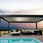 Pergola bioclimatique ou store banne : que choisir pour se protéger du soleil